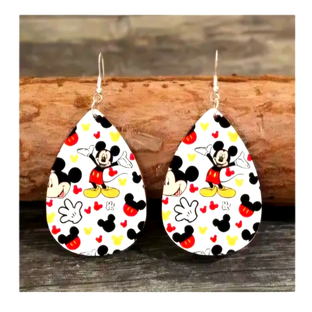 Disney MICKEY MOUSE NWT Wooden earrings